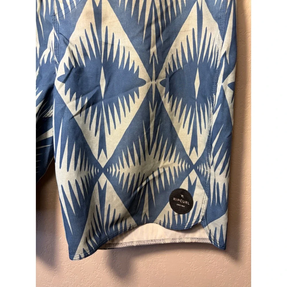 Rip Curl Mens Board Shorts Blue  Geometric Diamond Print Surf Swim Trunks Sz 32